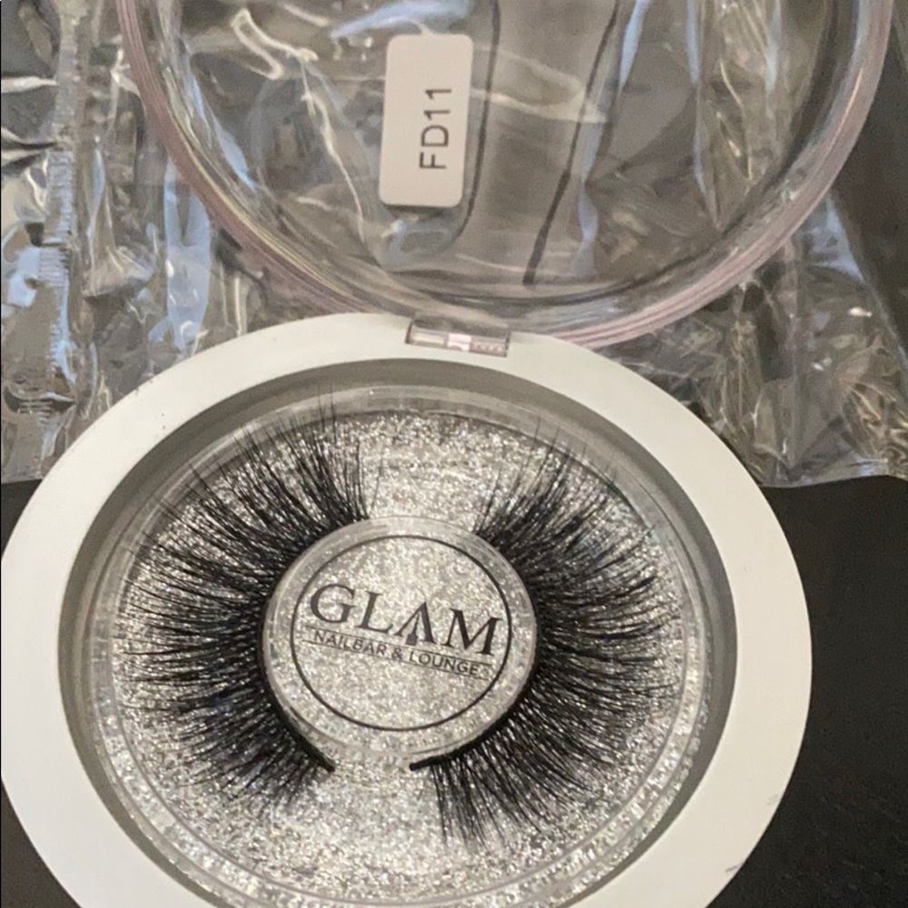 Eyelash extensions - Picture 5 of 6